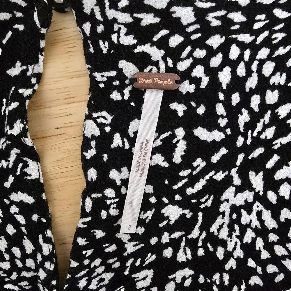 Free People‎ Black White Print V Neck Short Sleeve Midi Dress Women Size 2